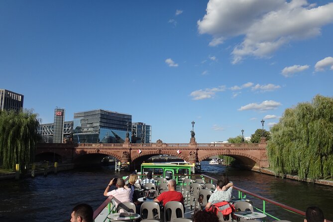 Berlin East Side Tour 2.5 hour cruise with commentary - Molecule Man and the newer east bank