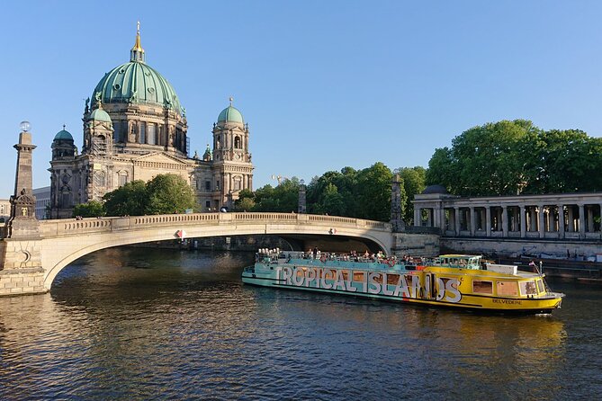 Berlin East Side Tour 2.5 hour cruise with commentary - The Mühlendammschleuse and Berlin’s starting point