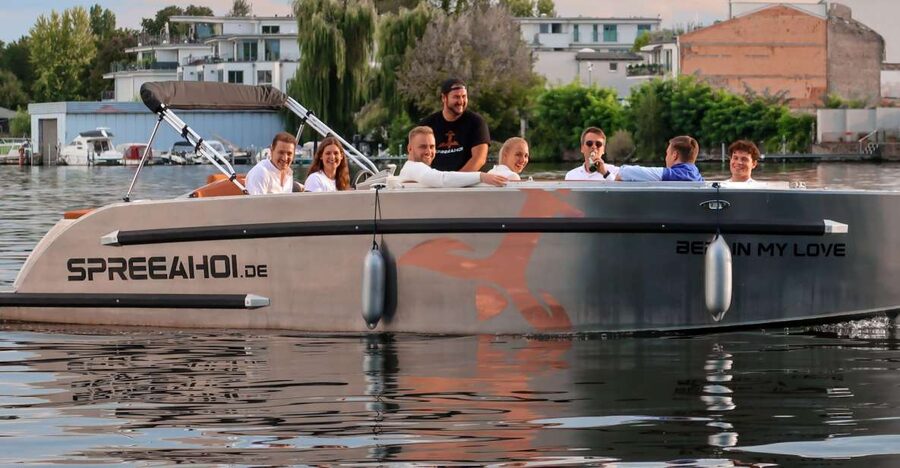 Berlin: Electric Boat Rental for self-driving 2 hrs - Leaving Berlin behind at the Grünau port