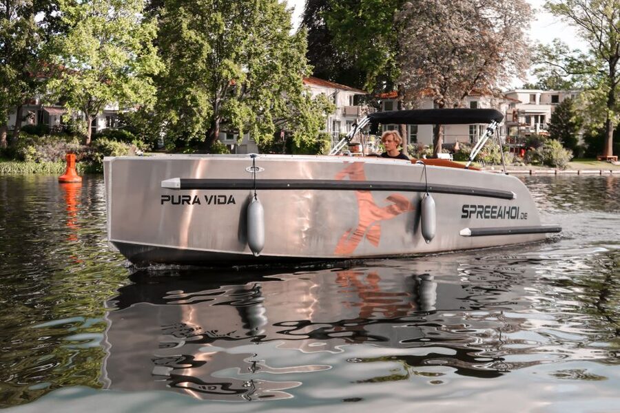Berlin: Electric Boat Rental for self-driving 2 hrs - Is $322 good value for two hours?