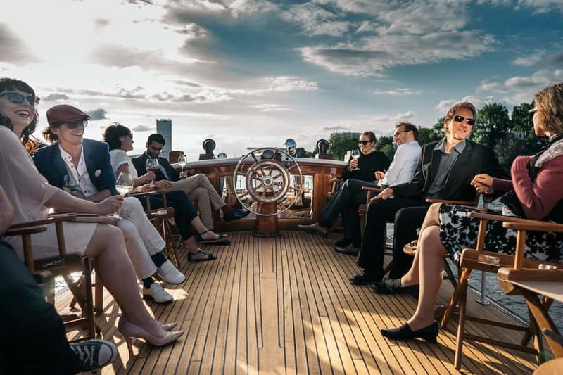 Berlin: Evening Yacht Cruise with Aperitif & Dinner Upgrade - Choosing your included aperitif