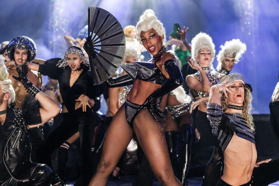 Berlin: FALLING | IN LOVE Grand Show Friedrichstadt-Palast - Is the $51 ticket good value?