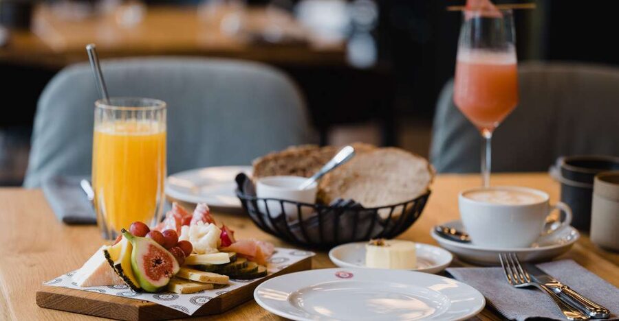 Berlin: Fine Dining Breakfast with Champagne in Schoneberg - Your first course at a Berlin breakfast institution