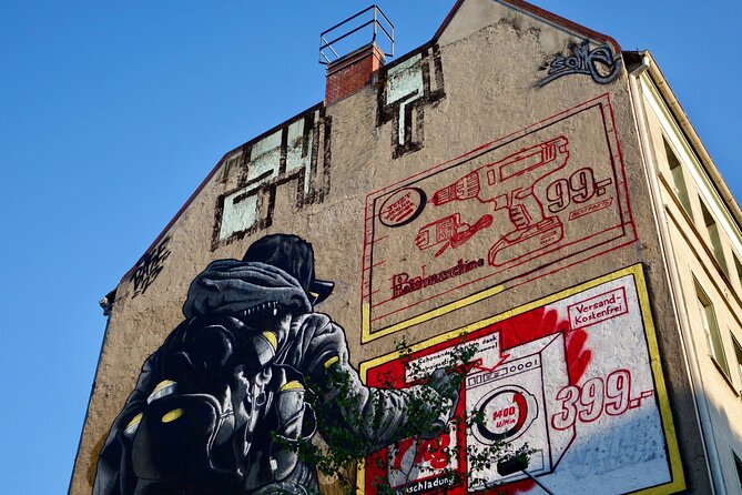 Berlin Food & Cultural Tour: Must-Try German & Berliner Classics - East Side Gallery: Berlin Wall stories with your first bearings