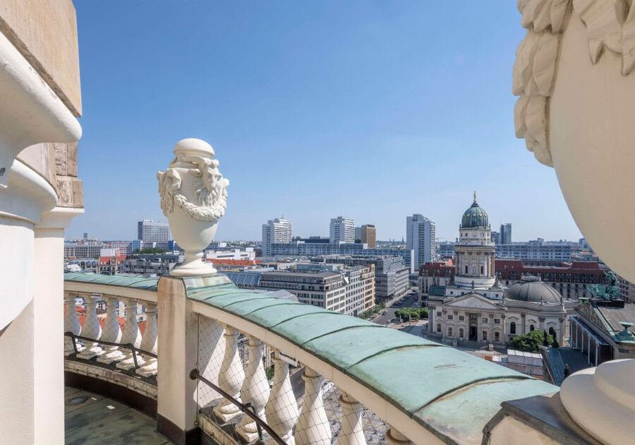 Berlin: Französischer Dom Viewing Platform with Audio Guide - The carillon at the full hour