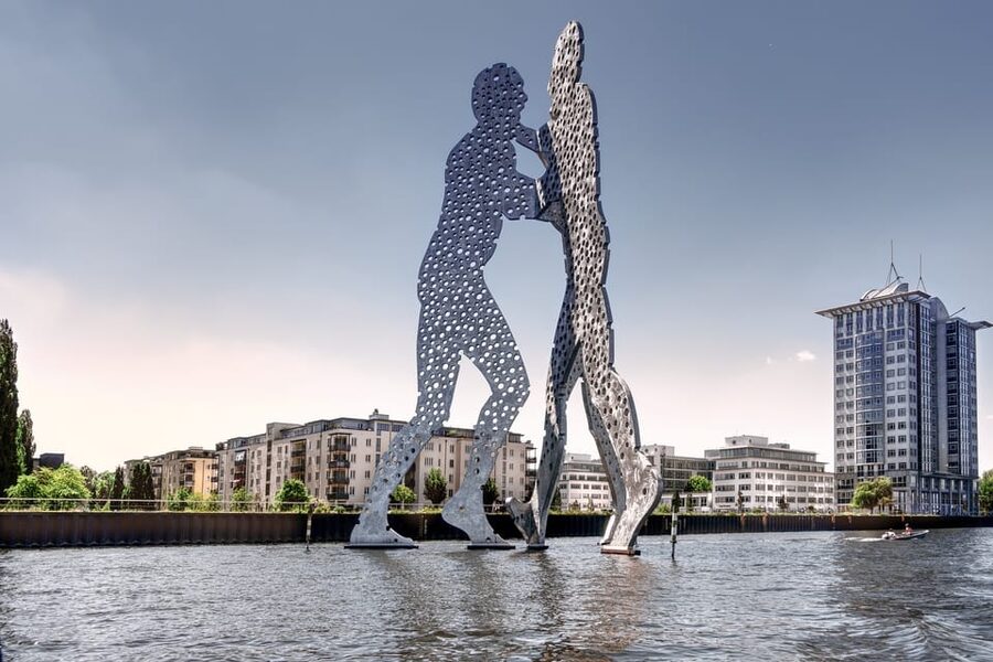 Berlin Friedrichshain: Outdoor Crime Mystery Tour - Price, timing, and practical value