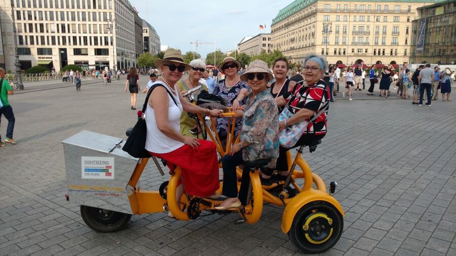 Berlin: Fun Private Guided Sightseeing Tours with Teambikes - What the one to two hours really mean