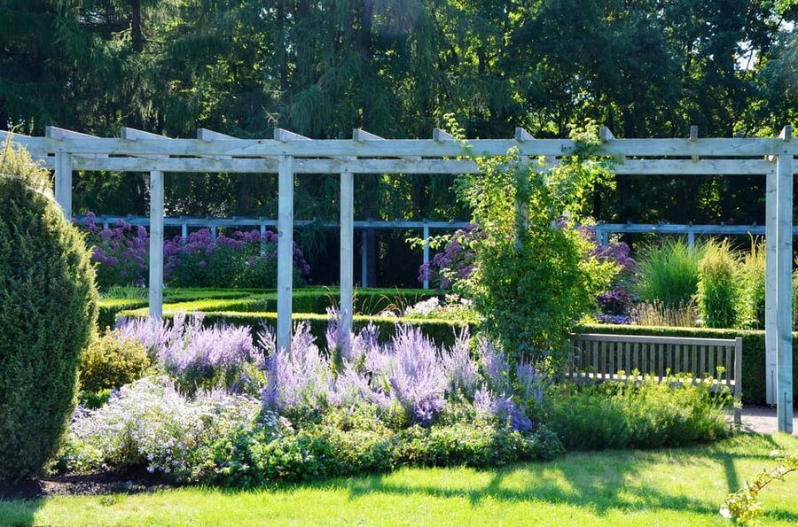 Berlin: Gärten der Welt Guided Tour - Flowers, plants, and the value of a live guide