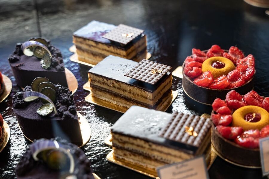 Berlin: Gourmet Food & Cultural Walking Tour - Seven or eight tastings, not one large meal