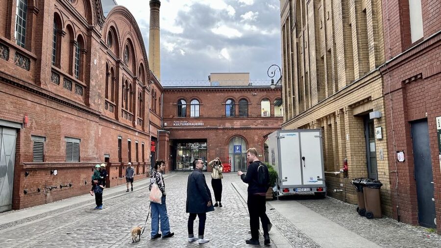 Berlin: Gourmet Food & Cultural Walking Tour - The sustainability focus, without turning into a lecture