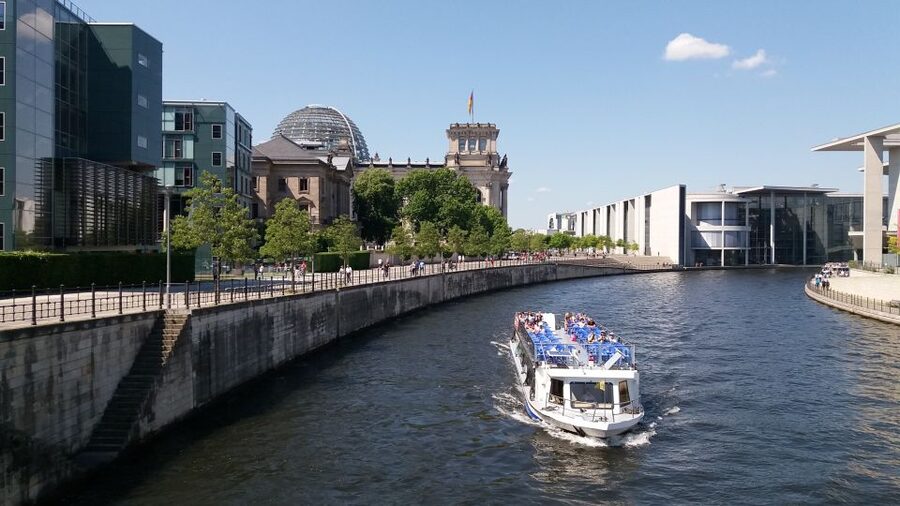 Berlin: Government District around the Reichstag Guided Tour - What you miss without the Reichstag dome