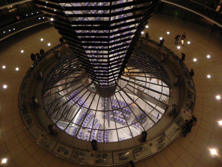 Berlin: Government District Tour and Reichstag Dome Visit - Starting at Pariser Platz and the Brandenburg Gate