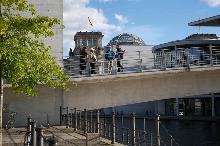 Berlin: Government Quarter Tour and Reichstag Dome Visit - Why the walk makes the Reichstag more meaningful
