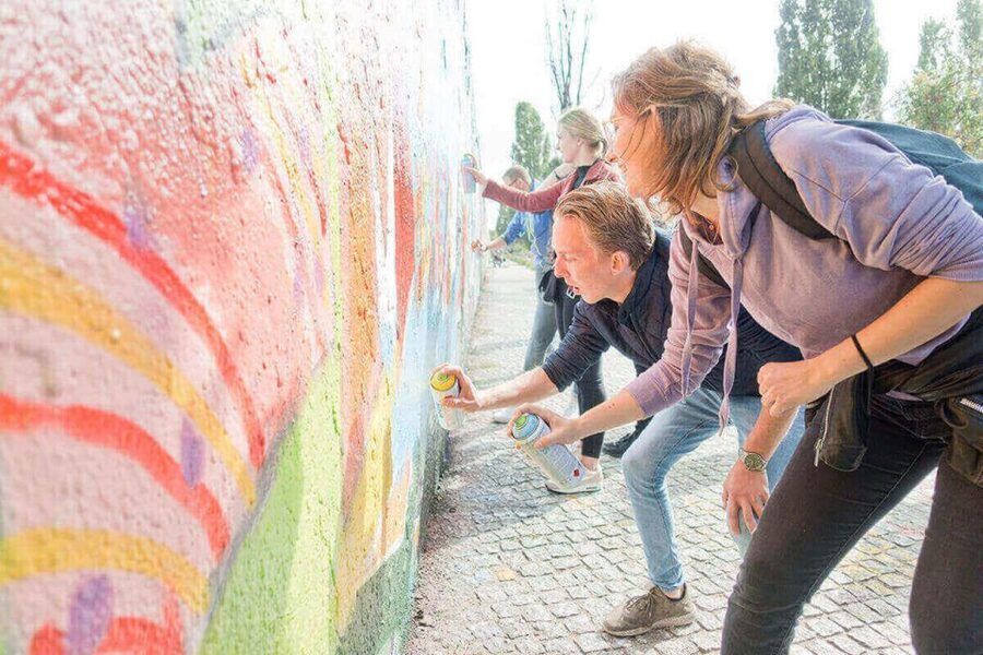 Berlin: Graffiti Workshop at the Berlin Wall - Painting your first piece on the Berlin Wall