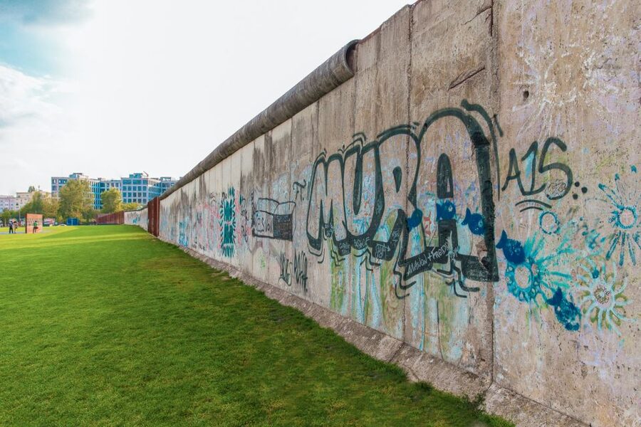 Berlin: Graffiti Workshop at the Berlin Wall - Weather, clothing, and practical comfort