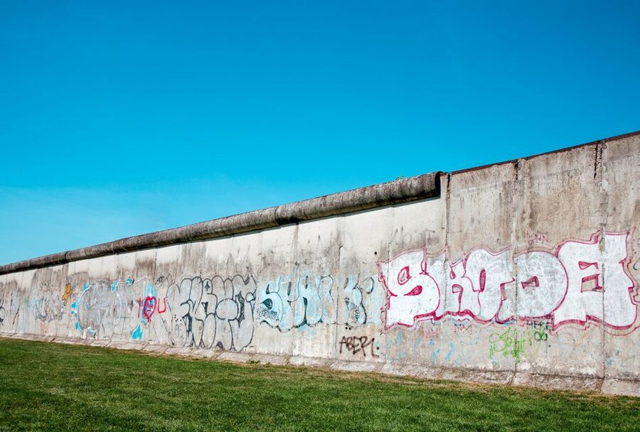 Berlin: Graffiti Workshop at the Berlin Wall - How the 90 minutes usually unfold