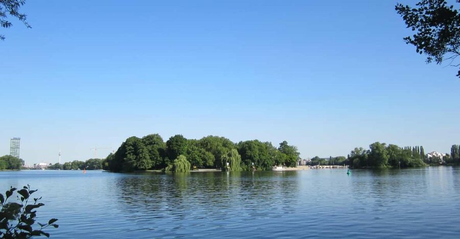 Berlin: guided canoe | kayaktour - Stralau and the old fishing peninsula