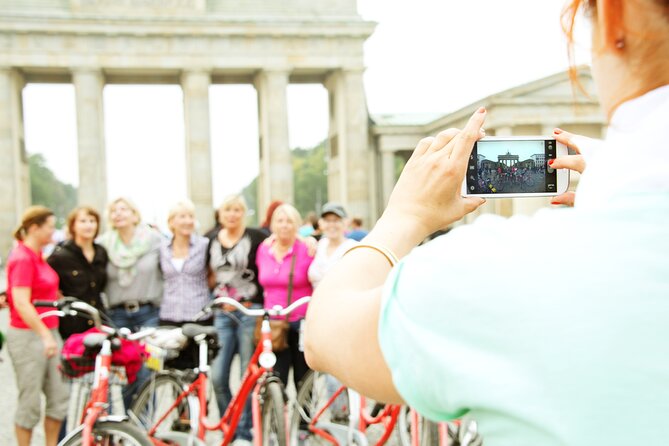 Berlin: Guided Private Bike Tour to Explore the Highlights - Key points to know before you pedal off