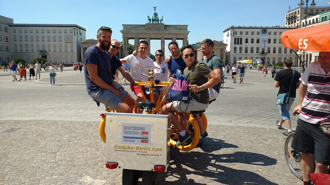 Berlin : Guided Private Sightseeing Tours with Funbikes, Teambikes - From Pariser Platz to the Reichstag