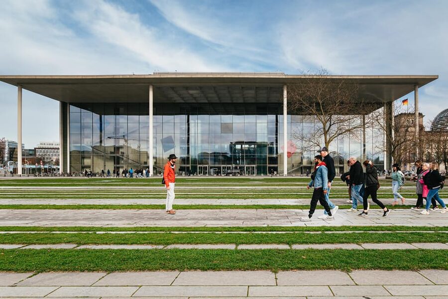 Berlin: Guided Walking Tour around the Reichstag - Paul-Löbe House and the machinery of parliament