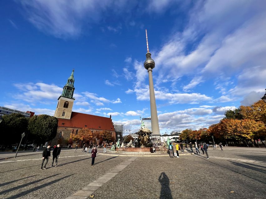 Berlin: Guided Walking Tour in English - Key points to know before you book