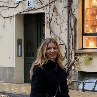 Berlin: Hidden Backyards Guided Walking Tour - Haus Schwarzenberg and Berlin’s Creative Side