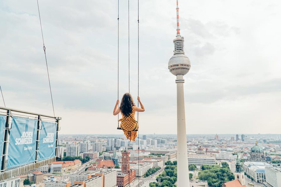 Berlin: Highest Swing in Europe - Taking photos and videos above Berlin