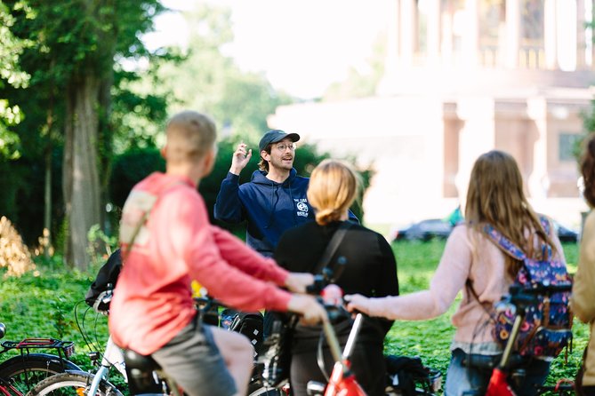 Berlin Highlights 3-Hour Bike Tour - Museum Island from the saddle