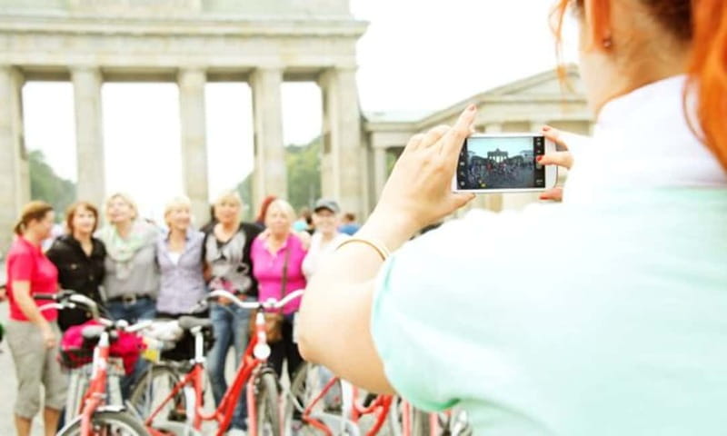 Berlin: Highlights Guided Bike Tour - Key points to know before you pedal off