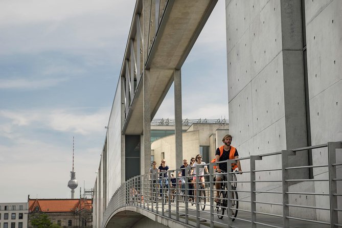 Berlin Highlights Sightseeing Bike Tour in Small Groups - Starting at Kulturbrauerei in Prenzlauer Berg