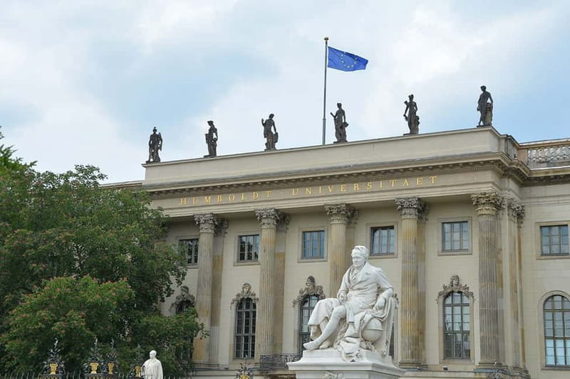 Berlin: Historic Center Walking Tour with a Real Berliner - The guide’s role and the group atmosphere