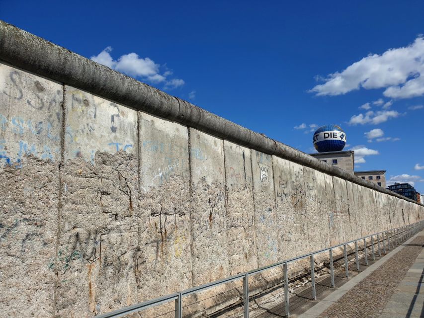 Berlin Historical Highlights Walking Tour - Potsdamer Platz and the first Berlin Wall stop