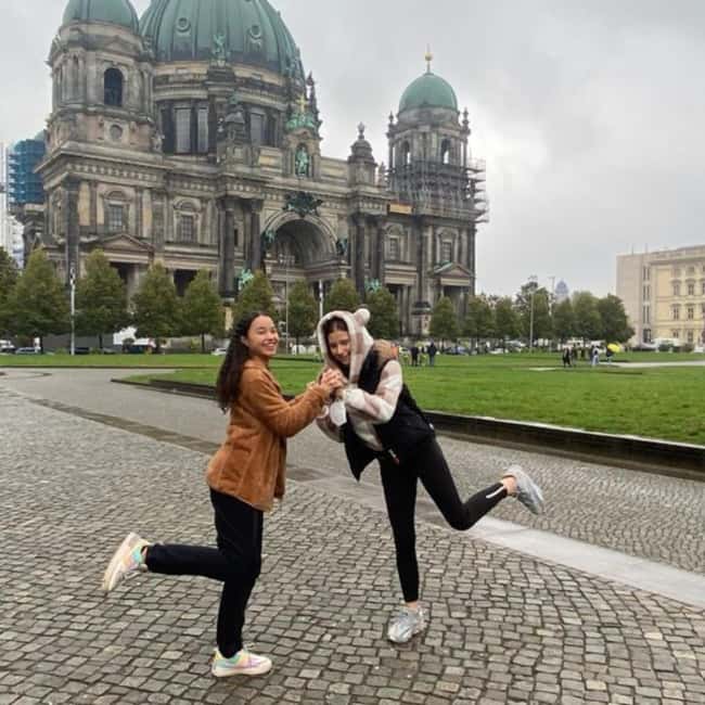 Berlin: History and Sightseeing with Kids (Free for Kids) - Languages, Access, and Booking Flexibility