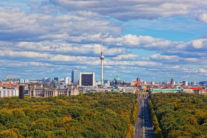 Berlin History Walking Tour with a French-Speaking Guide - Checkpoint Charlie and the reality of the Cold War