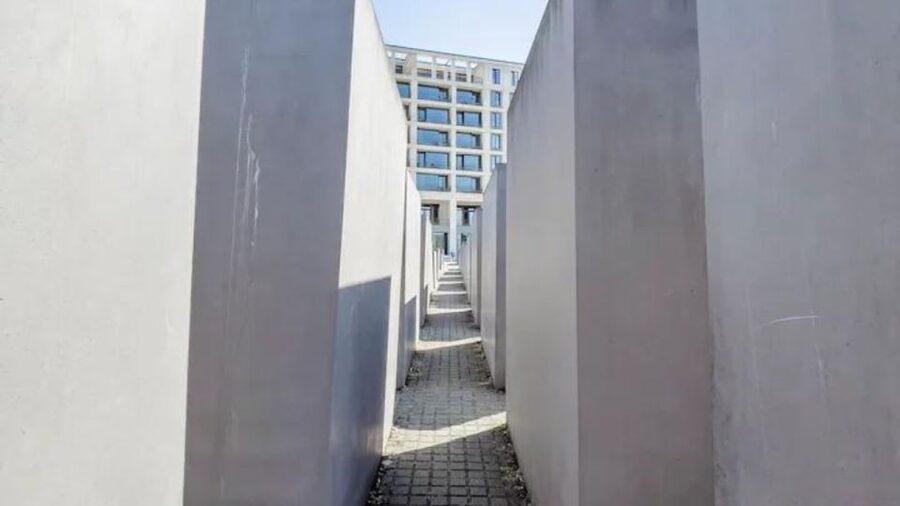 Berlin: Hitler's Berlin The Rise & Fall Guided Walking Tour - Johann Georg Elser and the courage to resist