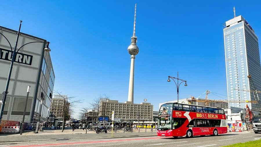 Berlin: Hop-On Hop-Off Sightseeing Bus with Boat Options - Why this bus tour works well in Berlin