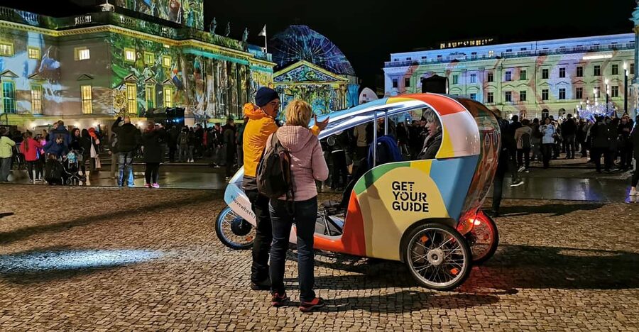 Berlin: Illuminated Berlin by Bike Taxi - Lustgarten and the TV Tower