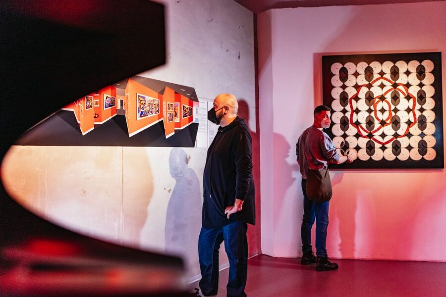 Berlin: Illuseum Berlin Entrance Ticket - Why timing matters in a small museum