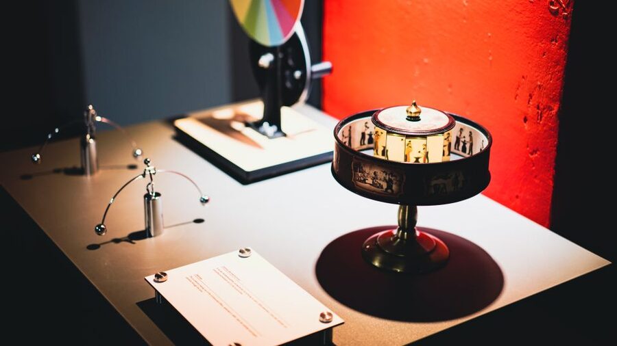 Berlin: Interactive DeJa Vu Museum Entrance Ticket - Oleg Shupliak’s portraits reward a close look