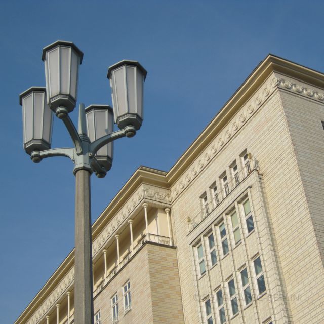 Berlin: Karl-Marx-Allee 2-Hour Tour - The Hochhaus an der Weberweise
