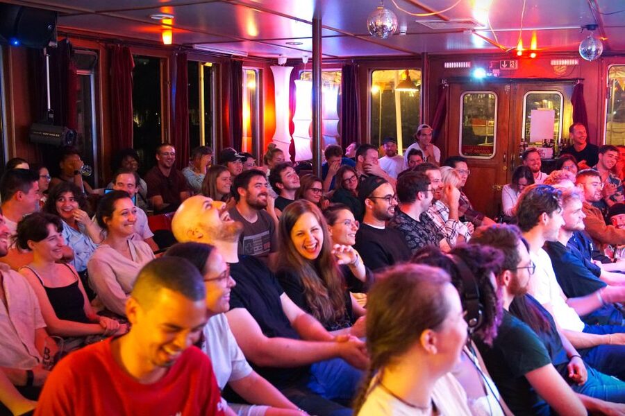 Berlin: Laughing Spree Comedy Show on a Boat - The hosts set the tone