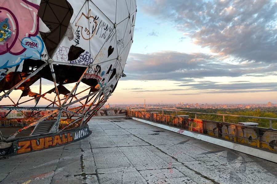 Berlin: Listening Station Teufelsberg Tour with Transfer - The 120-meter climb and the former US field station