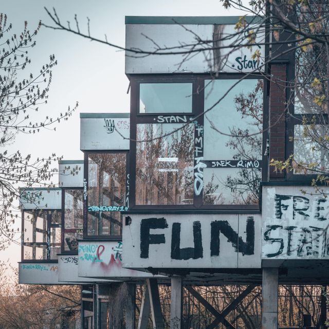 Berlin: Listening Station Teufelsberg Tour with Transfer - Street art across a Cold War ruin