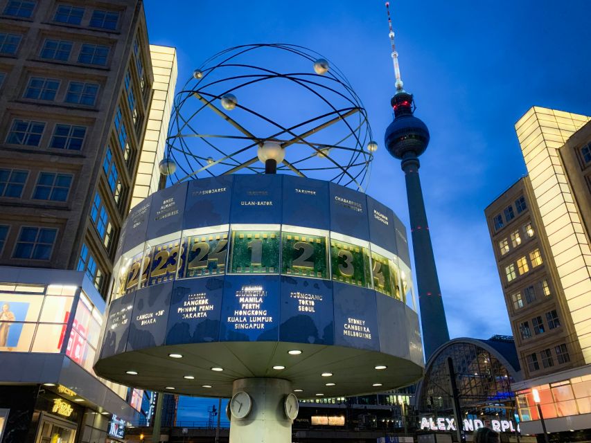 Berlin: Live-Guided Evening Sightseeing Tour by Open-top Bus - Tränenpalast, Friedrichstadt-Palast, and Bode Museum