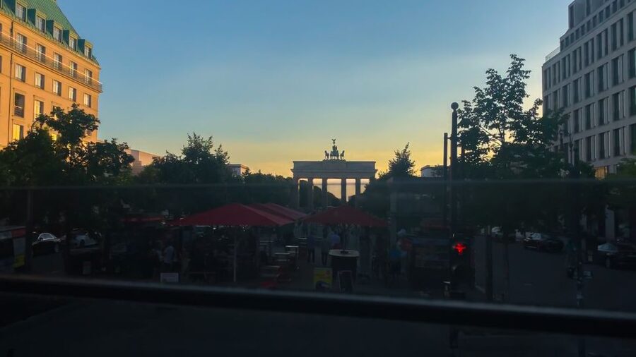 Berlin: Live-Guided Evening Sightseeing Tour by Open-top Bus - Berlin Wall Memorial and Mauer Park