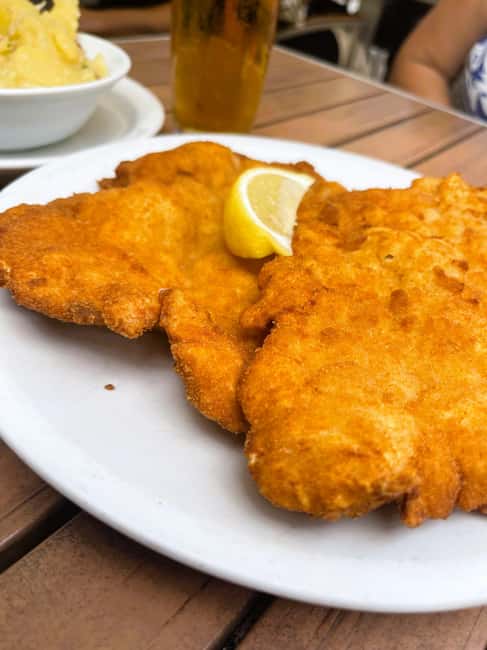 Berlin: Local Food Tour in Secrets Hidden Gems - Currywurst and Berlin street-food culture