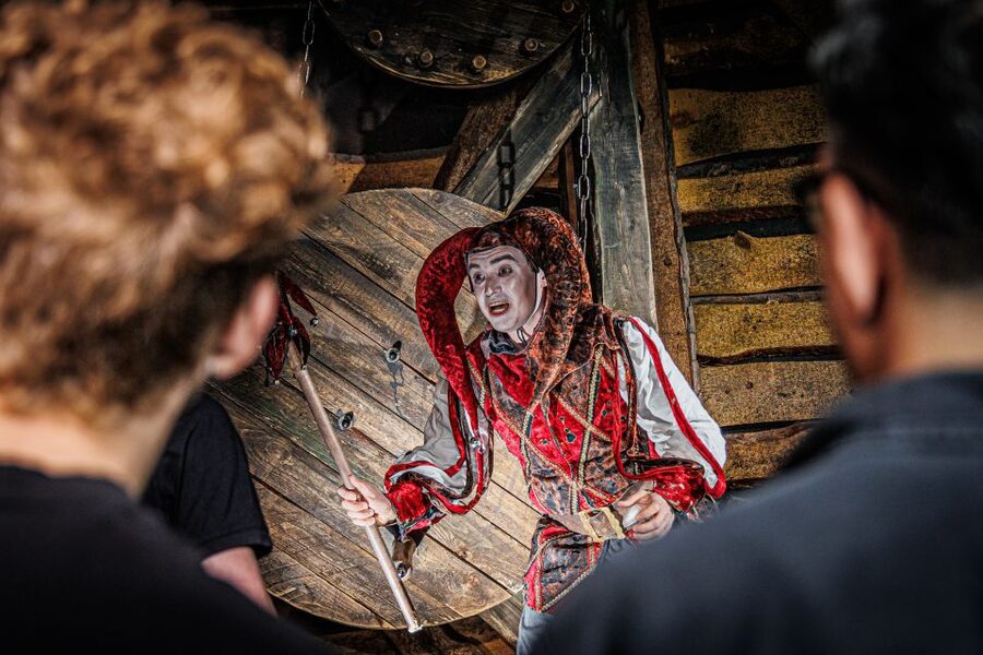 Berlin: Madame Tussauds Museum & Berlin Dungeon Combo Ticket - Two Berlin attractions, one busy day