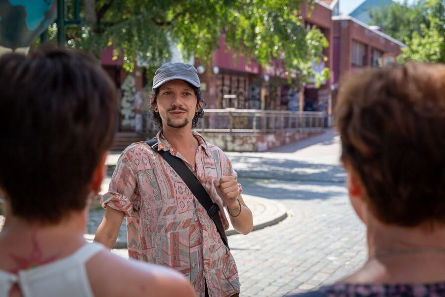 Berlin: Mitte Culinary Food Tour - Kolonnadenhof and the value of a slower stop