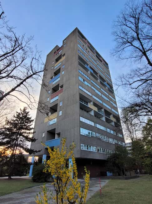 Berlin: Modernist Architecture Tour in the Hansaviertel - Villas, gardens, and the old Hansaviertel