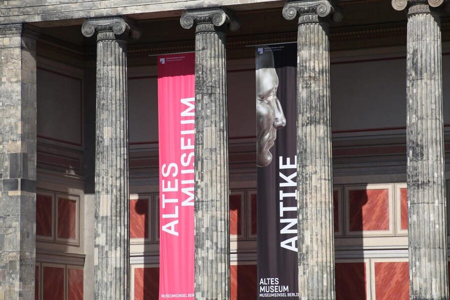 Berlin: Museum Island Tour - The Colonade Courtyard and the giant Grantschale